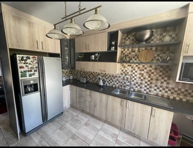 4 BEDROOM DUPLEX FOR SALE IN BIRCHLEIGH NORTH
